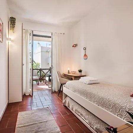 Spacious 3br In Vilamoura Old Village With Rooftop Bbq, Pools & Panoramic Views Quarteira