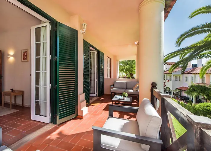 Spacious 3br In Vilamoura Old Village With Rooftop Bbq, Pools & Panoramic Views *