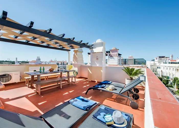 Ferienhaus Spacious 3br In Vilamoura Old Village With Rooftop Bbq, Pools & Panoramic Views