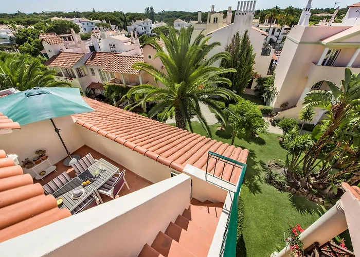 Vakantiehuis Spacious 3br In Vilamoura Old Village With Rooftop Bbq, Pools & Panoramic Views Quarteira